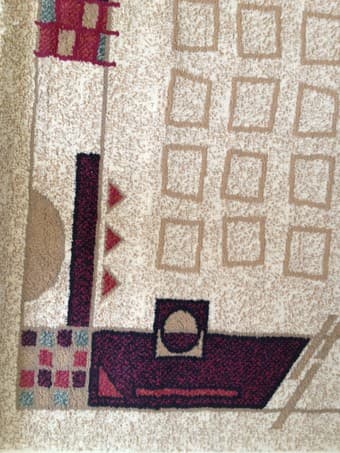 Beautiful low pile rug -4ft by 6ft - $75 1