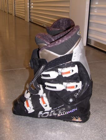 MOVING OUT SALE: Ski boots Salomon, men 10.5 - 50$ 2