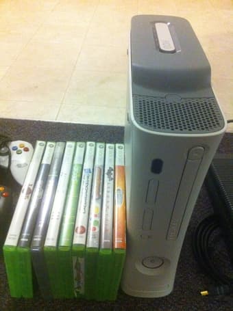 Xbox 360 Arcade,hard drive,3 controllers,cable,games... 1