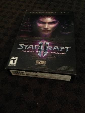 NIB Starcraft 2 Heart of the Swarm Expansion Set -20 1