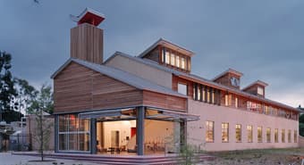 Student Data and Library Information Specialist 1