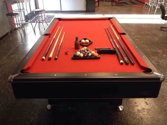 PROFESSIONAL POOL TABLE. EXCELLENT CONDITION. $850 1