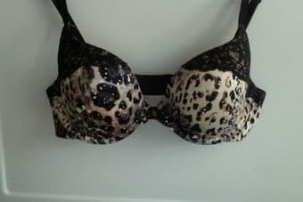 Womens athletic & casual clothing; VS bra; shoes 1