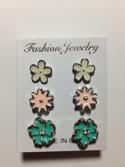 More Hair, Beauty, Jewelry Items New $1 4