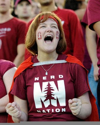 Stanford sweatshirt, t-shirt, messenger bag and water bottle 1
