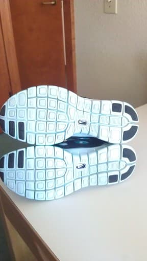 Nike Women's Free Run 2 $70 size 7.5 4