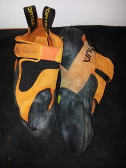 La Sportiva Python climbing shoes. (EUR 42.5 / US 9.5) 1