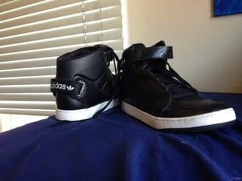 SIZE 9 ADIDAS HIGH TOP SNEAKERS 1