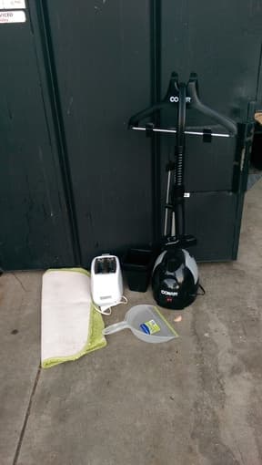 Free: toaster, clothes steamer, bath mat, shampoo... 1