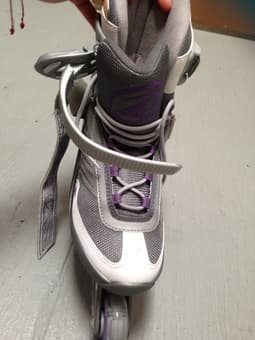 Practically New Women's Rollerblades (size 8) + wrist guards - $60 OBO 4