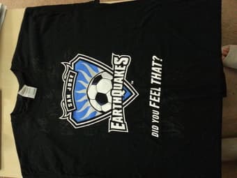 Signed T-shirt (2010 San Jose Earthquakes players) 1