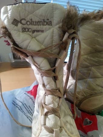 Women's Size 7 Columbia Snow Boots for Sale. $25 3