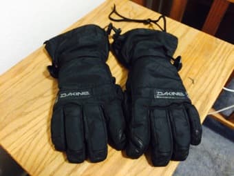 Ski pants and gloves for sale - brand new 2