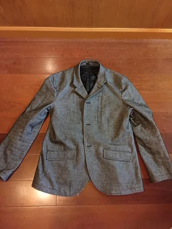 Selling expensive jackets for cheap price 1