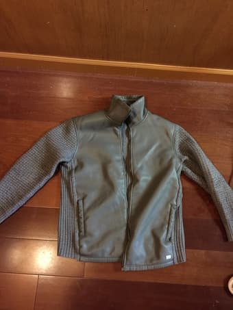 Selling expensive jackets for cheap price 2