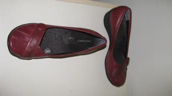 Women's 9M shoes, great condition 1