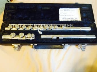 Beautiful Yamaha 225SII w/ original case - $275 1