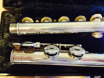 Beautiful Yamaha 225SII w/ original case - $275 2