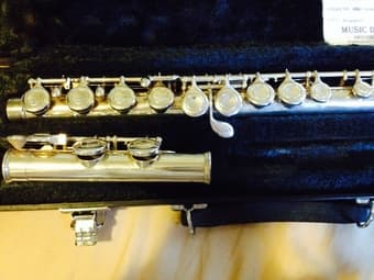 Beautiful Yamaha 225SII w/ original case - $275 3