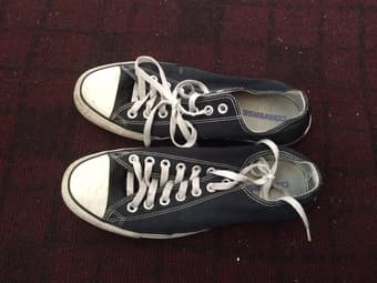 Converse all star shoes - 5 dollars 1