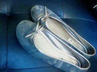 Women's shoes, size 7 2