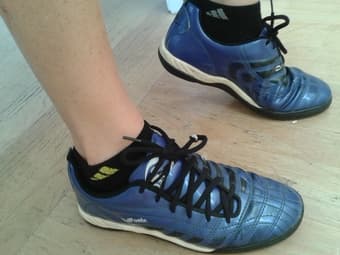 Indoor soccer/futsal shoes, men size 8 1