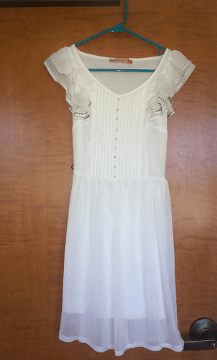 Selling cute dresses and women's clothes for cheap 1