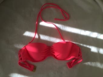 Victoria Secret 32B Hot Pink Bikini Top - $15 1