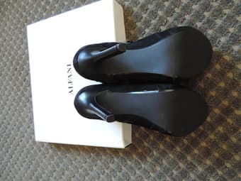 BRAND NEW ANKLE BOOT - size 5.5 / 6 3