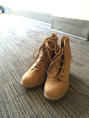 SELLING: light brown booties size 7.5, $15 2