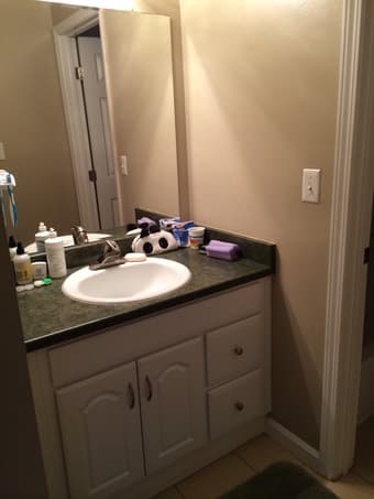 Bedroom for Rent (Palo Alto)-$1000/mo including utilities and parking! 1