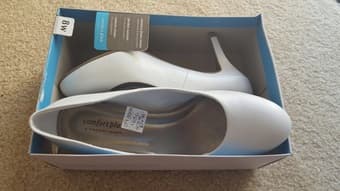 Brand new ladies shoes - 8w pumps: $35 for 2 4