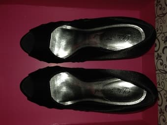 Women's Black Heels - NEW - ($20) 2