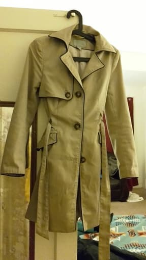 H&M Women's Trench Coat in Beige, size S - $20 1