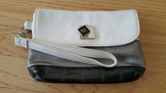 Small bag/ purse/ Wallet/ Wristlet $10 1