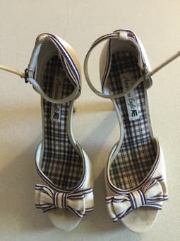 Women shoe (size 8 & 6) $15 dollars each. 4