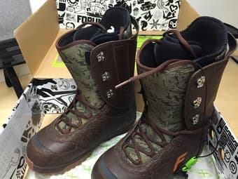 Brand new men's snowboarding boots size 14 - $80 2