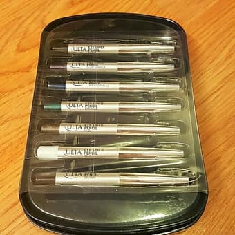 Selling: BRAND NEW make-up and clothes 2