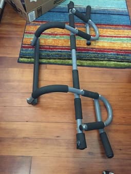 Multi-Grip Chin-Up/Pull-Up Bar $15 1