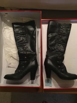 $20 Miz Mooz leather women's boots 8.5 (never worn) 2