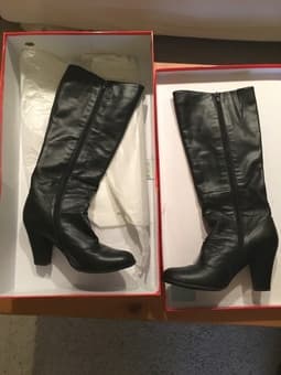 $20 Miz Mooz leather women's boots 8.5 (never worn) 3