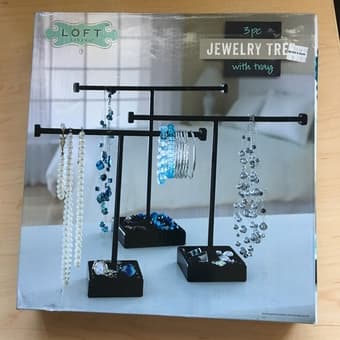 3 Tier Jewelry Stand $8 1