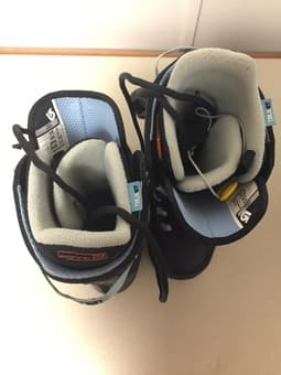 Selling Burton Snowboard Boots (Women's Lodi Size 5) for $50 2