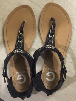 Guess $5 size 8 1