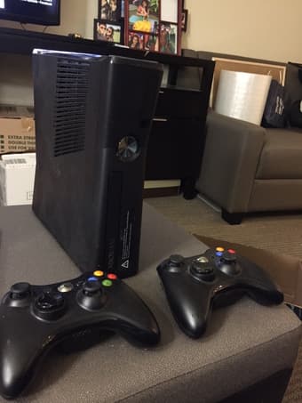 Xbox 360 4GB with 2 Controllers - $75 1