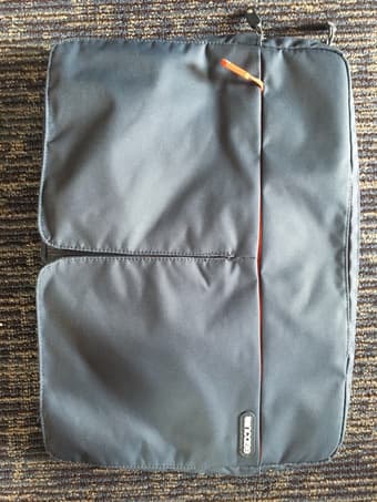 incase 15'' laptop shoulder bag $15 obo 1
