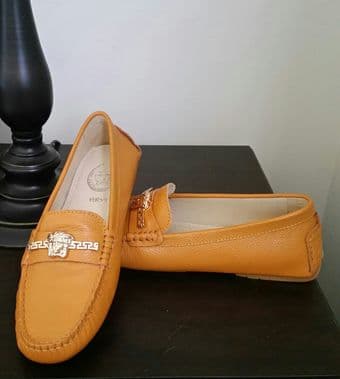 Never used Versace women shoes only for $45 (I bought it for $110) 1