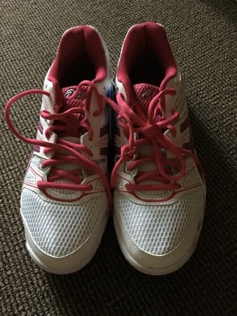 Asics women's gel rocket $50 shoe size us 9 1