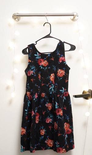 Womens clothes for sale (US size 6 & equiv) 1