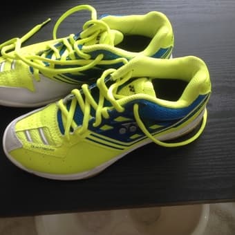 Yonnex badminton shoes women size 7 1
